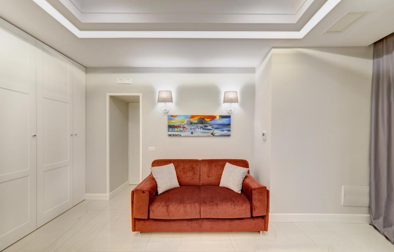 S&T Luxury House In Plebiscito Square Appartement Napels Buitenkant foto