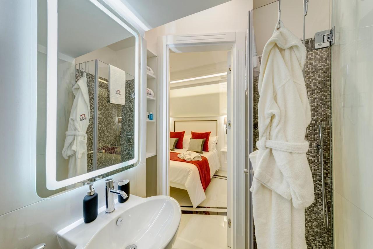 S&T Luxury House In Plebiscito Square Appartement Napels Buitenkant foto