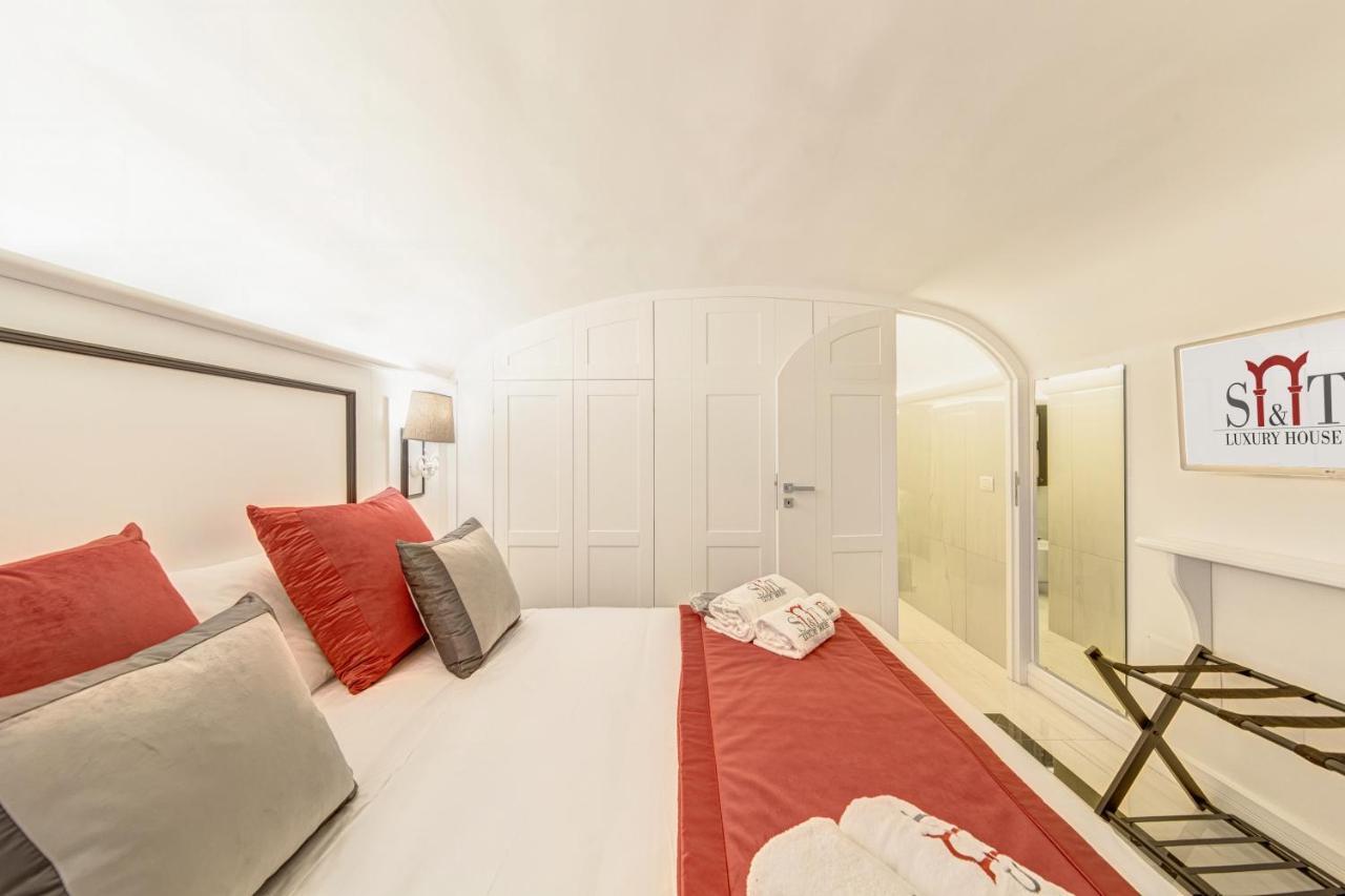 S&T Luxury House In Plebiscito Square Appartement Napels Buitenkant foto