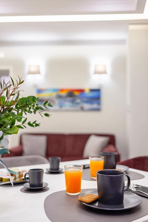 S&T Luxury House In Plebiscito Square Appartement Napels Buitenkant foto